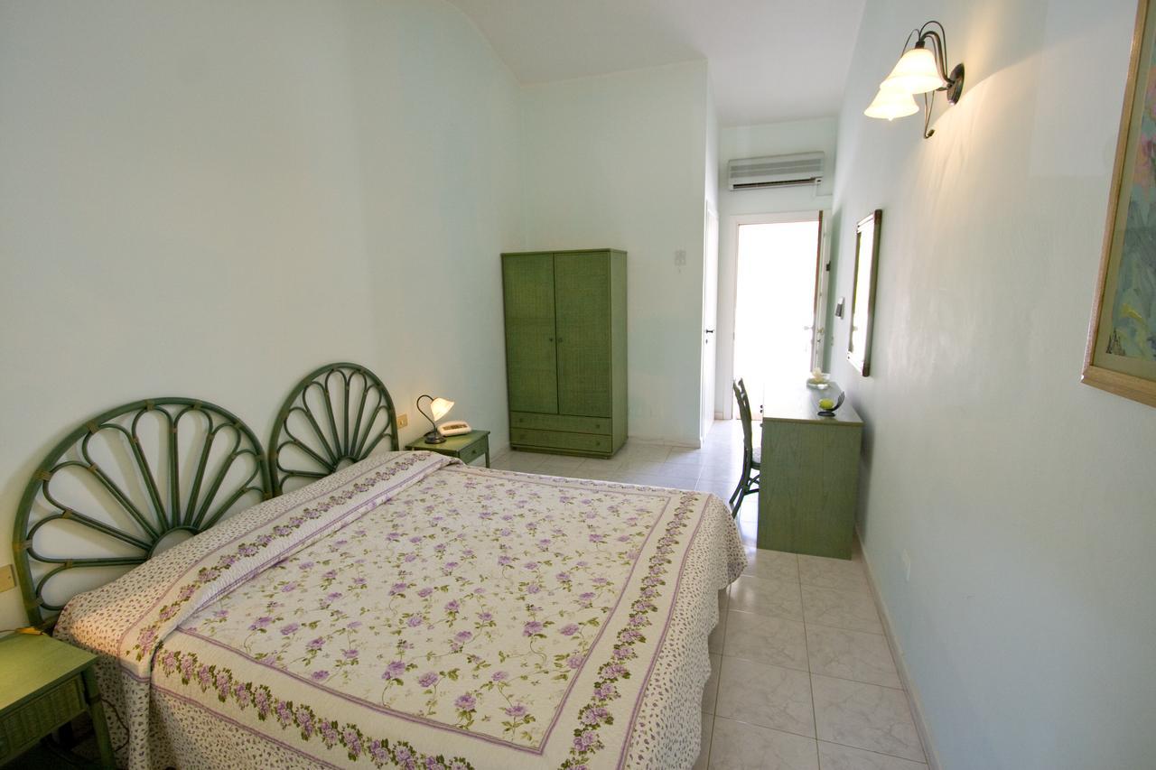 Il Complesso Saraceno Hotel ตอเรเดลเลสเตลเล ภายนอก รูปภาพ