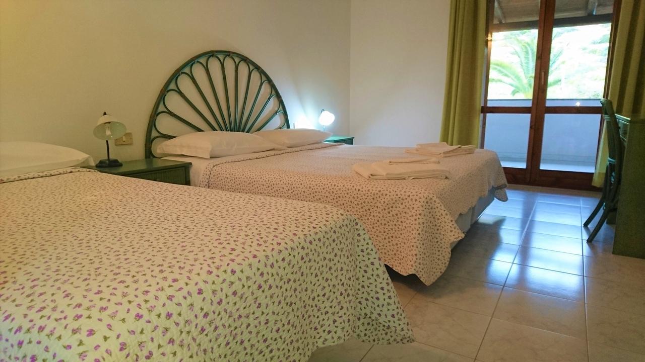 Il Complesso Saraceno Hotel ตอเรเดลเลสเตลเล ภายนอก รูปภาพ