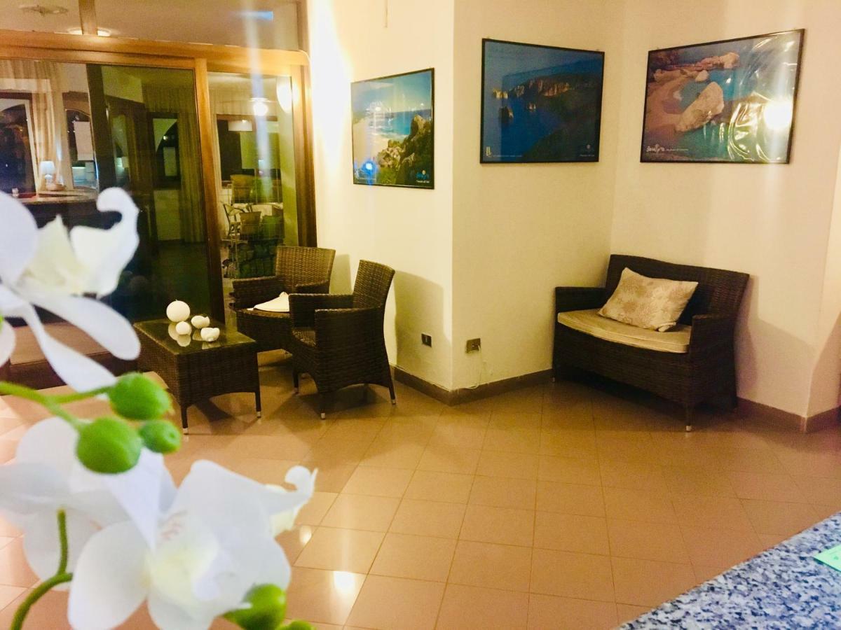 Il Complesso Saraceno Hotel ตอเรเดลเลสเตลเล ภายนอก รูปภาพ